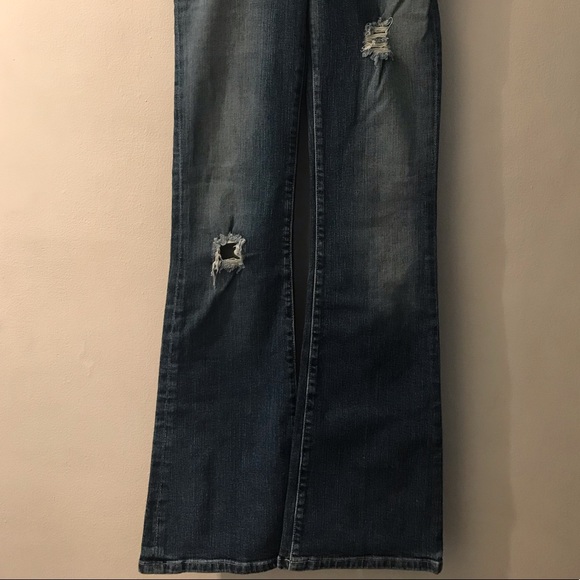 NWT!! Hudson 5 Pocket Flare Distressed Jeans!! - Picture 2 of 4